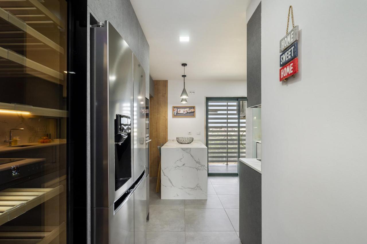 Whome Family Condo - Urban Retreat With Parking, Ac, Elevator In Great Location Lisboa المظهر الخارجي الصورة