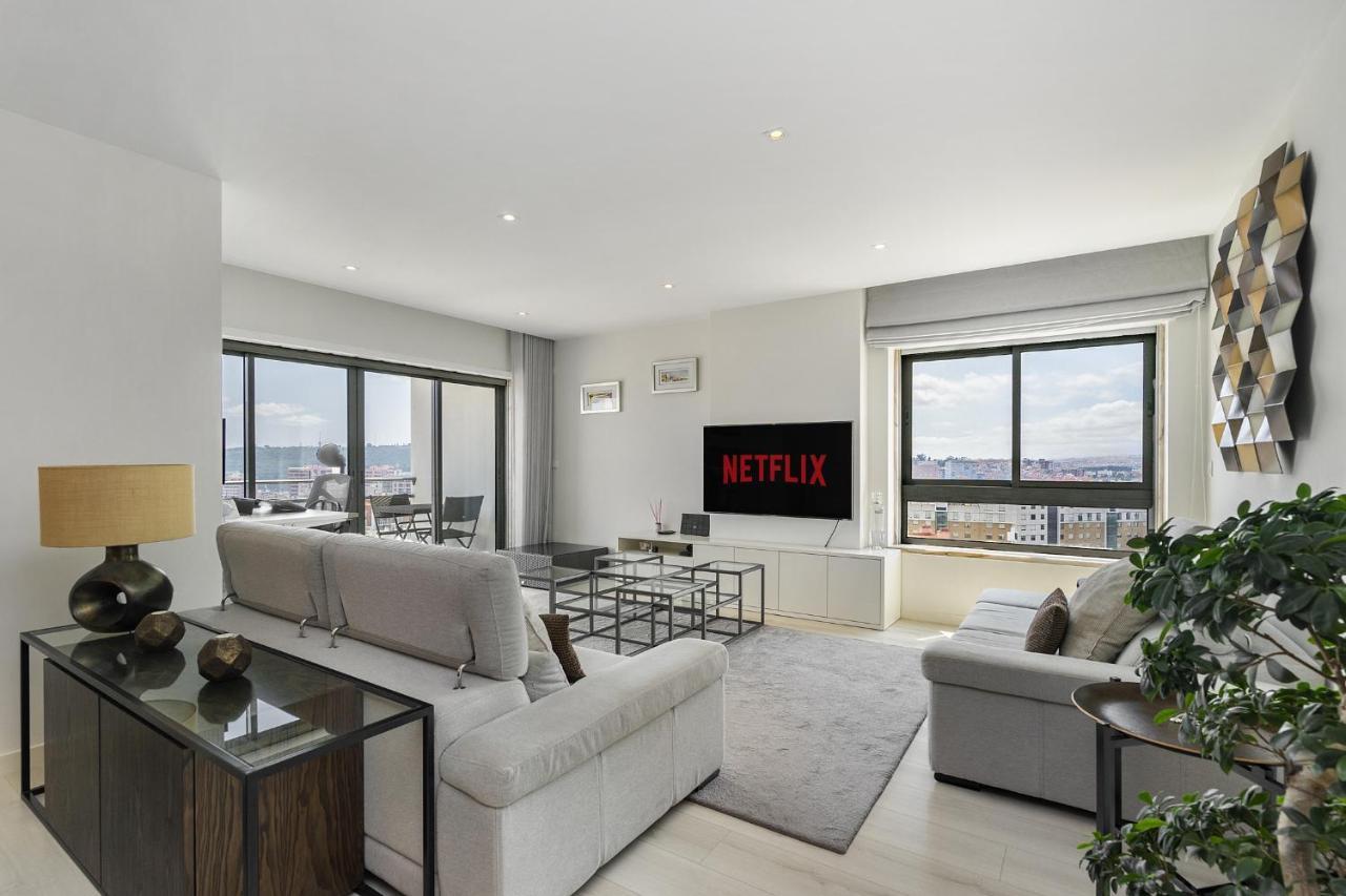 Whome Family Condo - Urban Retreat With Parking, Ac, Elevator In Great Location Lisboa المظهر الخارجي الصورة