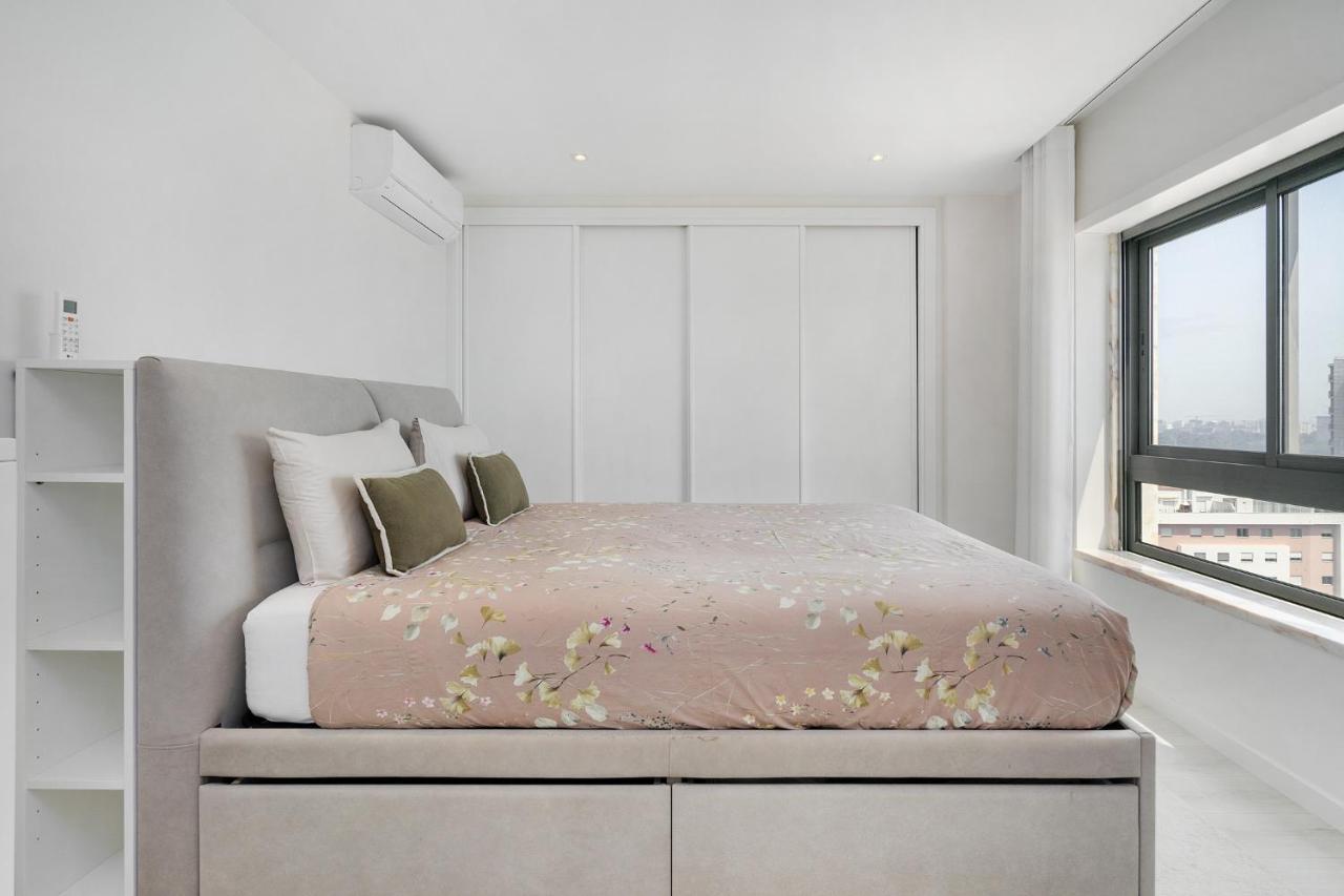 Whome Family Condo - Urban Retreat With Parking, Ac, Elevator In Great Location Lisboa المظهر الخارجي الصورة