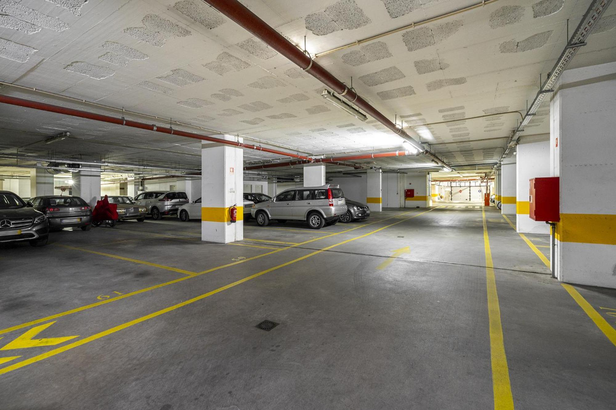 Whome Family Condo - Urban Retreat With Parking, Ac, Elevator In Great Location Lisboa المظهر الخارجي الصورة