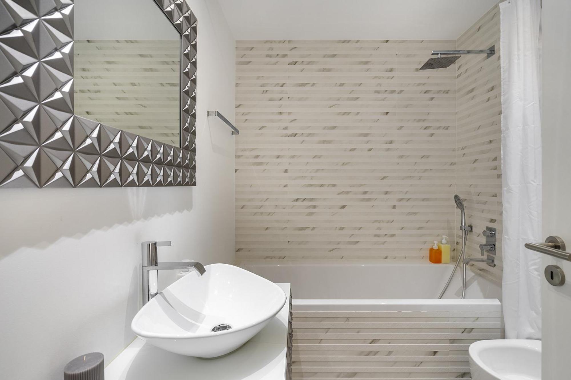 Whome Family Condo - Urban Retreat With Parking, Ac, Elevator In Great Location Lisboa المظهر الخارجي الصورة