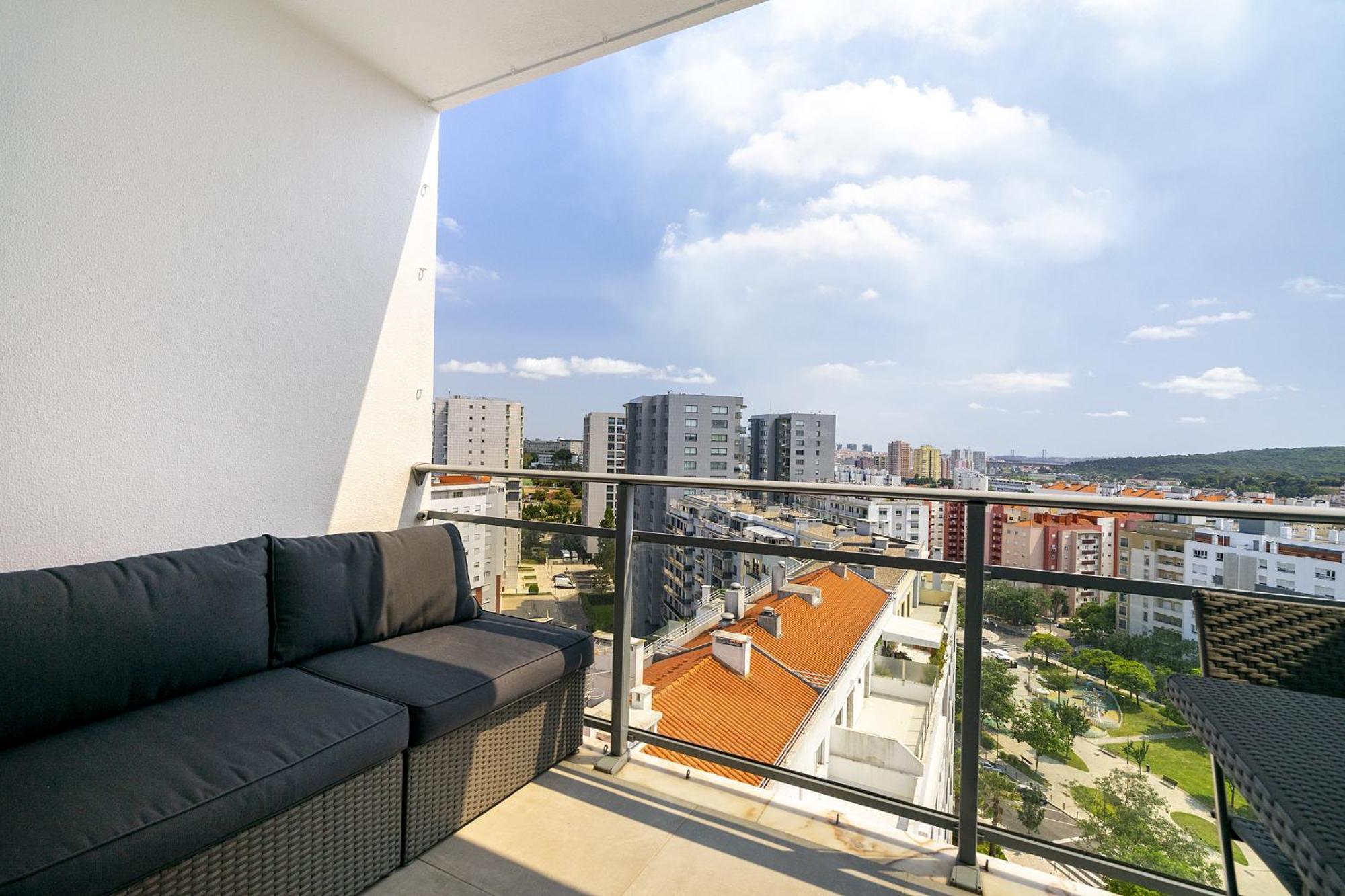 Whome Family Condo - Urban Retreat With Parking, Ac, Elevator In Great Location Lisboa المظهر الخارجي الصورة